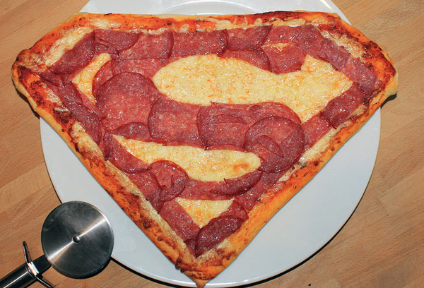 superman-pizza-cooked.jpg